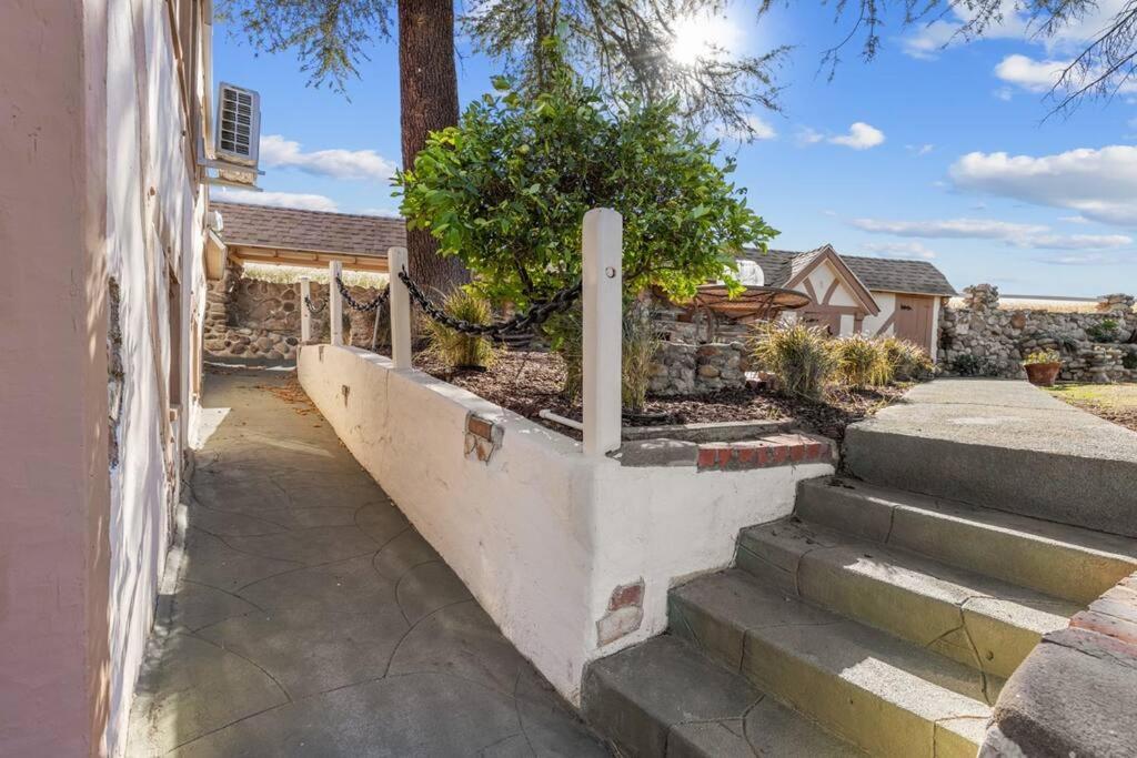 The Magic Castle Appartement Santa Clarita Buitenkant foto